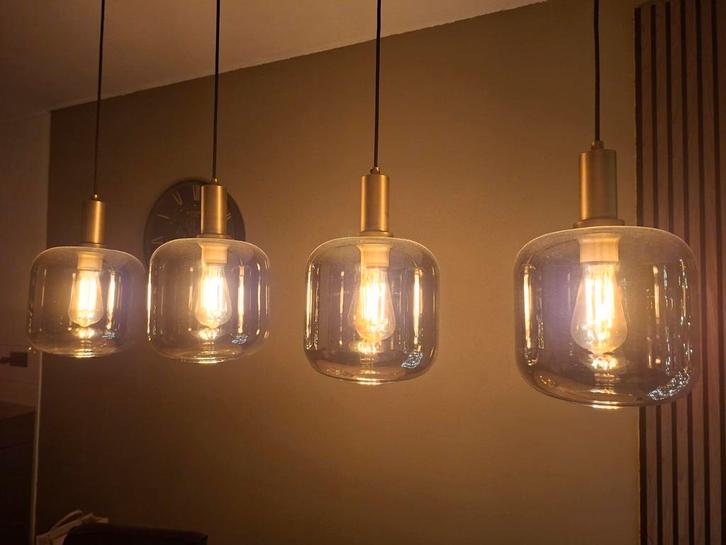 Moderne hanglampen voor de eetkamer, Huis en Inrichting, Lampen | Hanglampen, Zo goed als nieuw, 50 tot 75 cm, Glas, Metaal, Ophalen of Verzenden