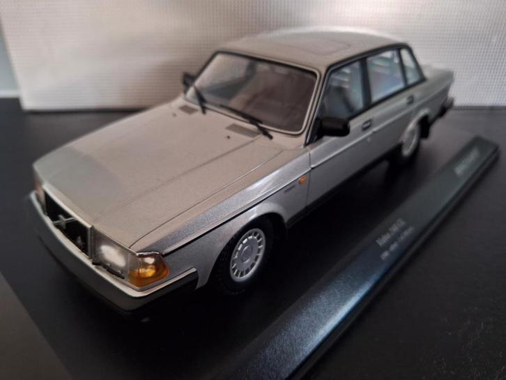 Volvo 240 GL 1986 Schaal 1:18, Hobby en Vrije tijd, Modelauto's | 1:18, Nieuw, Auto, MiniChamps, Ophalen of Verzenden
