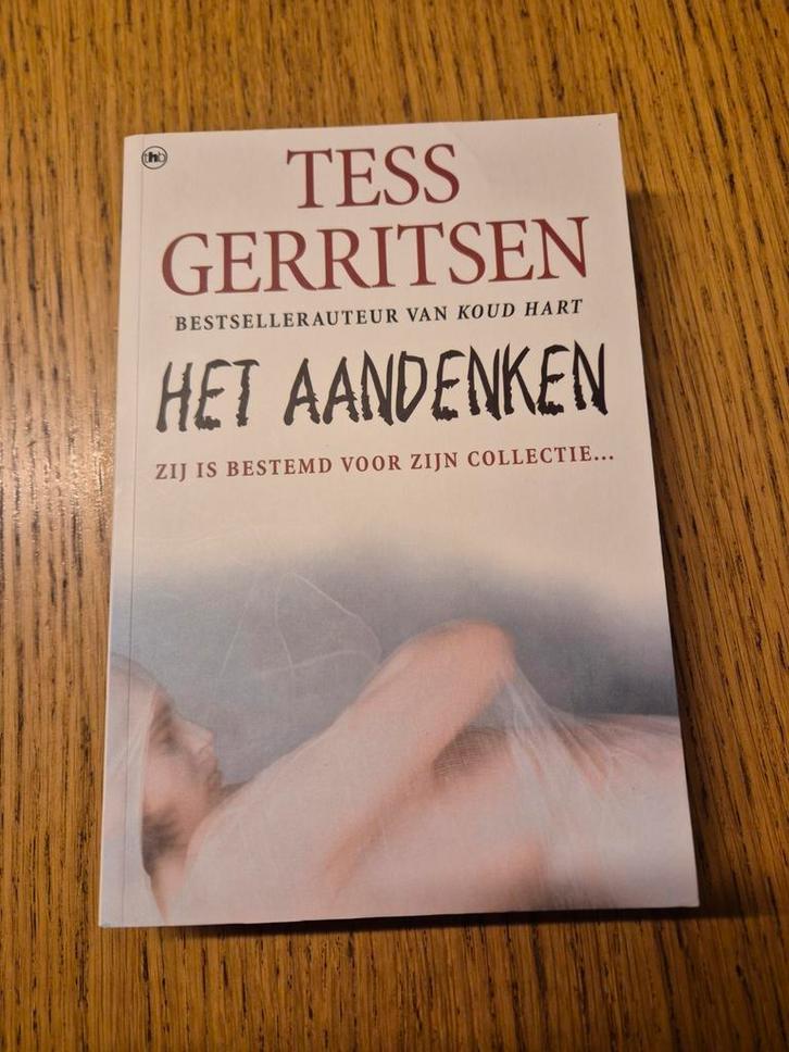 Tess Gerritsen - Het aandenken, Boeken, Thrillers, Zo goed als nieuw, Ophalen of Verzenden