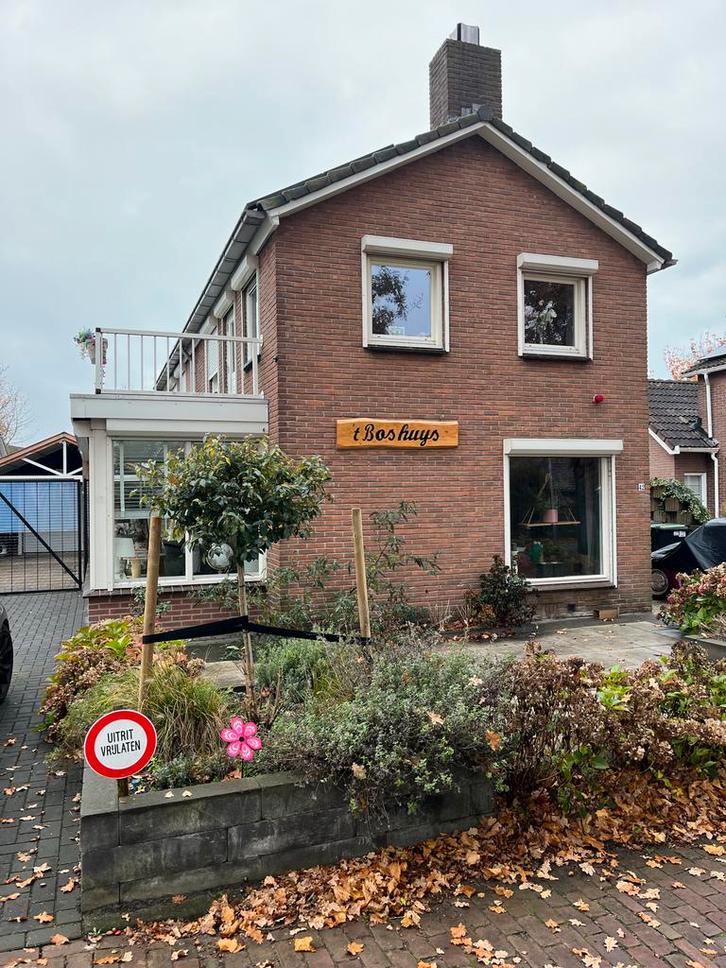 Ruime vrijstaande eensgezinswoning te koop in Ruinen!, Huizen en Kamers, Huizen te koop, Drenthe, 200 tot 500 m², Vrijstaande woning