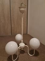 Hanglamp wit met drie bollen, Huis en Inrichting, Lampen | Hanglampen, Gebruikt, 50 tot 75 cm, Ophalen, Glas