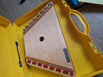 Cymbaal met kinderliedjes & draagkoffertje beschikbaar voor biedingen