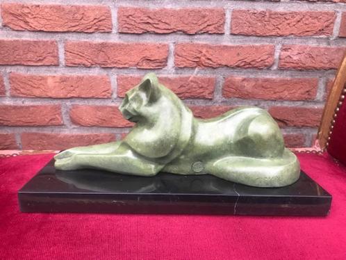 Weens brons: groot beeld van een rustende kat, Antiek en Kunst, Kunst | Beelden en Houtsnijwerken, Ophalen of Verzenden