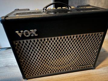Vox VT50 Gitaarversterker - Valvetronix met footswitch VFS5 beschikbaar voor biedingen
