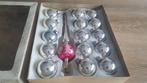 Vintage doosje 15 kerstballen 1 deukbal piek sliertjes, Diversen, Kerst, Ophalen of Verzenden, Gebruikt