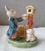 Porseleinen haas met haasje en vogeltje. Albert Kessler., Ophalen of Verzenden, Zo goed als nieuw, Dier