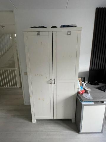 IZGST! KLEDINGKAST,,,,,