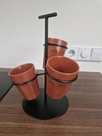 GUSTA mokkenrek met 3 mokken beschikbaar voor biedingen