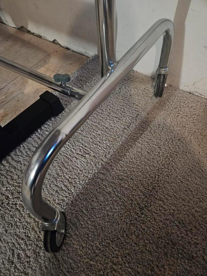 Chroom Kledingrek Uitschuifbaar met Wieltjes, Kleding | Dames, Kledingrekken, Ophalen of Verzenden