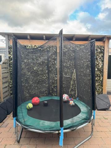 KINDERTRAMPOLINE (met veiligheidsnet) beschikbaar voor biedingen