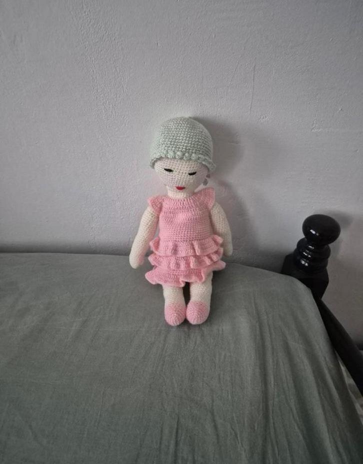 Handgemaakte Pop Roze Poppetje, Verzamelen, Poppenhuizen en Toebehoren, Nieuw, Popje, Ophalen of Verzenden