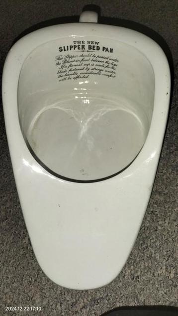 Antiek porseleinen bed slipper pan uit Engeland, bedpan. beschikbaar voor biedingen