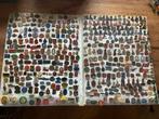 Album met meer dan 400 metalen speldjes, Verzamelen, Speldjes, Pins en Buttons, Ophalen of Verzenden, Gebruikt, Overige onderwerpen