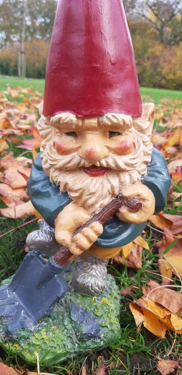 Rien Poortvliet kabouter met schep beschikbaar voor biedingen