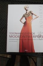 modeontwerpers toonaangevende -Laura Eceiza Nebreda,2009, Ophalen of Verzenden, Zo goed als nieuw, Couturiers, Laura Eceiza Nebreda