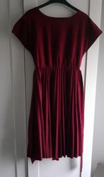 Bordeaux rode jurk, ZGAN, maat 36, plissé, Knielengte, Ophalen of Verzenden, Zo goed als nieuw, Maat 36 (S)