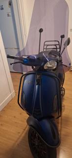 Vespa Sprint Blauw met Geel Kenteken, Ophalen of Verzenden, Gebruikt, Benzine, Vespa