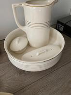 Lampet set , wasstel ecru gouden rand Ceramique Maestricht, Ophalen