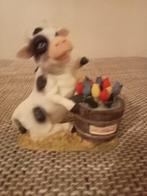 Leuk koe beeldje met bloemen - 12x12 cm, Ophalen of Verzenden, Zo goed als nieuw, Kunststof, Dierenbeeld