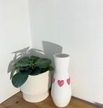 Witte vaas met roze hartjes, Ophalen, Overige kleuren, Aardewerk of Porselein, Zo goed als nieuw