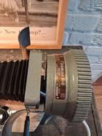 Tafellamp gemaakt van een vintage foto vergroter lens, Nieuw, Ophalen of Verzenden, Hout, Minder dan 50 cm