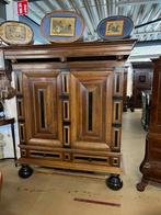 Kussenkast uit de 17e eeuw, Ophalen