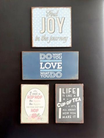 4 magneten tekst joy love tea  beschikbaar voor biedingen