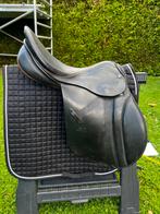 Stübben veelzijdigsheidszadel/ dressuur 17,5 inch bm: 31, Dieren en Toebehoren, Paarden en Pony's | Zadels, Ophalen, Zo goed als nieuw