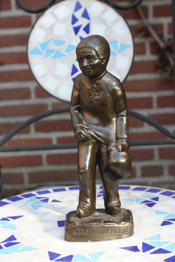 Mooi oud beeld Kruikezeiker Tilburg carnaval H. Smulders, Verzamelen, Beelden en Beeldjes, Gebruikt, Mens, Ophalen of Verzenden