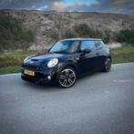 Mini Cooper S JCW PANO HUD LEER STOELVERW KEYLESS 18INCH, Auto's, Mini, 1998 cc, Zwart, Zwart, Origineel Nederlands