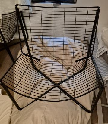 2 Zwarte Jarpen stoelen van Ikea Niels Gammelgaard  beschikbaar voor biedingen