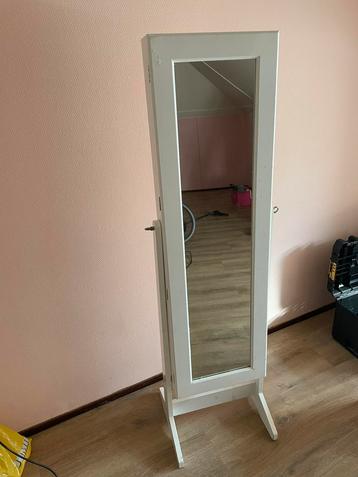Spiegelkast gratis! beschikbaar voor biedingen