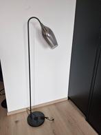 nieuwe staande lamp met lampenkap van smoke glas, Huis en Inrichting, Ophalen, Zwart, Nieuw, 50 cm of meer