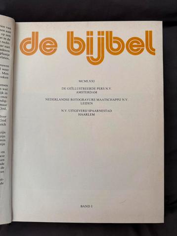 De Bijbel 7-delig met illustraties en platenboek beschikbaar voor biedingen