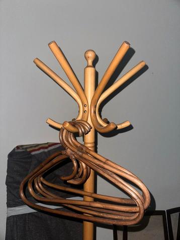 Vintage Houten Kapstok beschikbaar voor biedingen