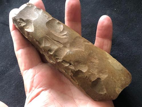 Grote gepolijste bekapte BIJL steentijd 4000jr Bodemvondst, Antiek en Kunst, Curiosa en Brocante, Ophalen of Verzenden