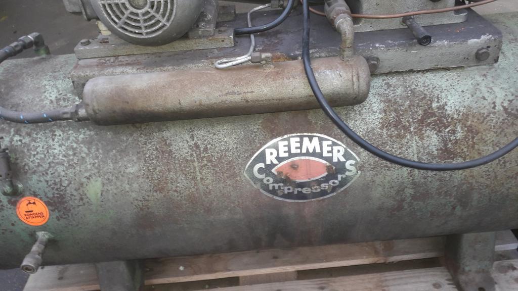 Cremers Compressor, Doe-het-zelf en Verbouw, Compressors, 25 tot 100 liter, Ophalen, Gebruikt, 200 tot 400 liter/min