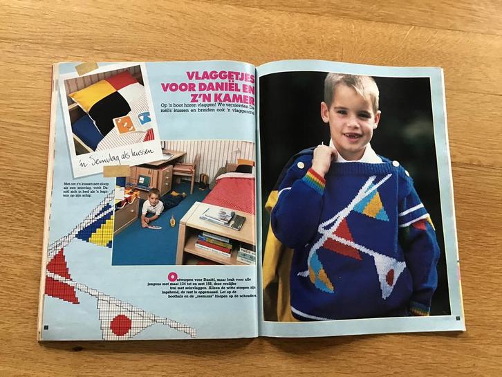 Ariadne,breien,truien voor het hele gezin, merklap borduren, Hobby en Vrije tijd, Breien en Haken, Zo goed als nieuw, Breien of Haken