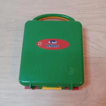 NIEUWSTAAT "IK LEER LETTERS" KOFFER VAN MERK JUMBO beschikbaar voor biedingen