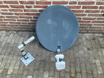 Triax Schotel  beschikbaar voor biedingen