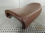 Caféracer zit / seat Z.G.A.N. / sier stitch / Buddyseat, Motoren, Gebruikt, MCU, Ophalen of Verzenden