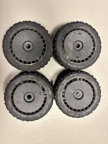Dboots Katar Belted set van 4 beschikbaar voor biedingen