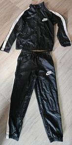 Nike trainingspak /regenpak 128-137 voor 8-10 jaar, Ophalen of Verzenden, Gedragen, Maat 34 (XS) of kleiner, Zwart