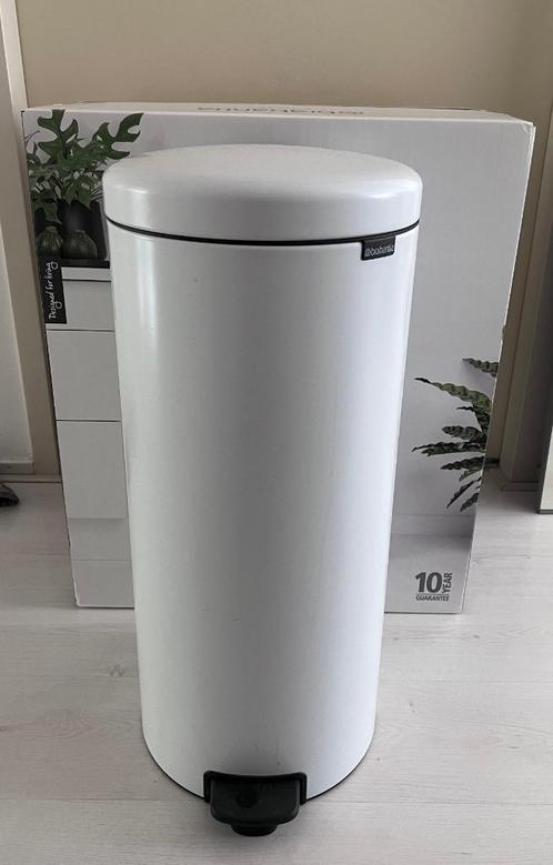 Brabantia prullenbak wit 30 liter, Huis en Inrichting, Woonaccessoires | Prullenbakken, Zo goed als nieuw, Overige materialen
