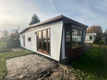 Kunstof chalet 2 slaapkamers dubbelglas gratis gebracht♦️ beschikbaar voor biedingen