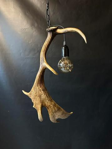 Geweienlamp.lamp.hanglamp.geweien.edelhert.damhert.brocante beschikbaar voor biedingen