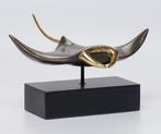 Deze Mantarog is gemaakt van brons, Brons, Ophalen