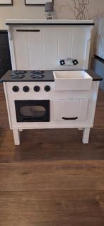 Keukentje en tafel met stoeltjes, Ophalen, Gebruikt, Tafel(s) en Stoel(en)