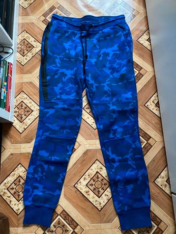 Nike Tech Broek - Small beschikbaar voor biedingen