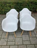 Witte Design Kuip Stoelen, eetkamerstoelen €10 p/st, Huis en Inrichting, Stoelen, Ophalen, Wit, Zo goed als nieuw, Vier